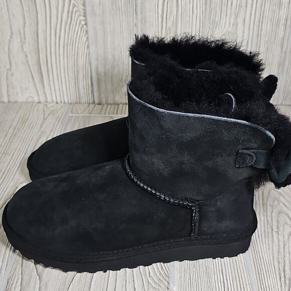 UGG Mini Bailey Sheepskin Black Bow II Leather Ankle Boots Womens Size 6 NEW - Picture 4 of 14